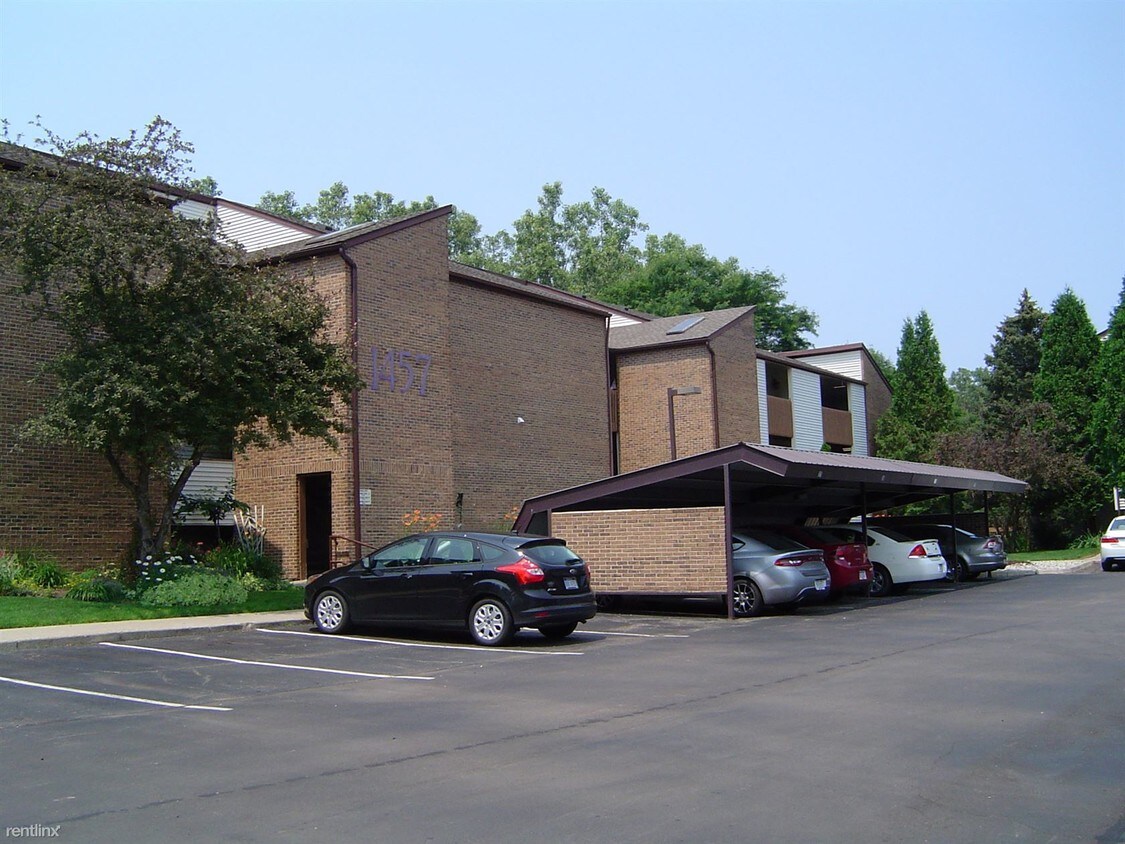 Primary Photo - 1457 E Pond Dr