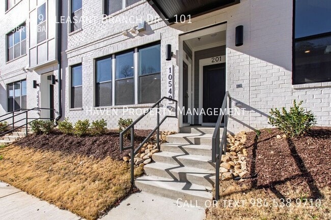 Building Photo - 10549 Pleasant Branch Dr