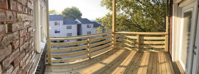 Building Photo - 3212 Pawnee Ave. S
