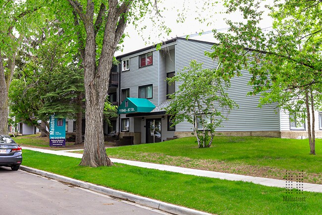 Photo du bâtiment - Redwood Meadows Apartments