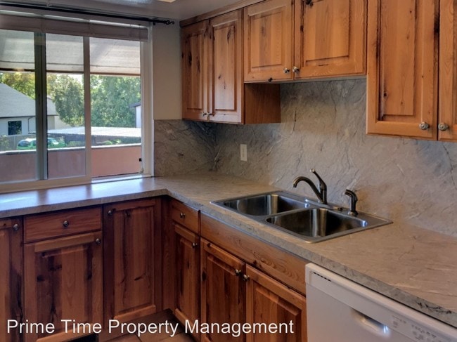 Building Photo - 2 br, 2 bath House - 252 W Garden Park