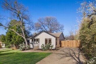 Building Photo - 1704 Northwood Rd