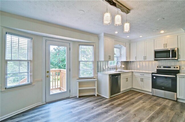 Foto del edificio - 6428 Paradise Point Rd