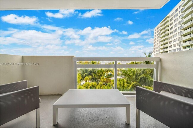 Foto del edificio - 1500 Bay Rd