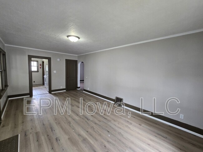 Foto del edificio - 947 Newton St