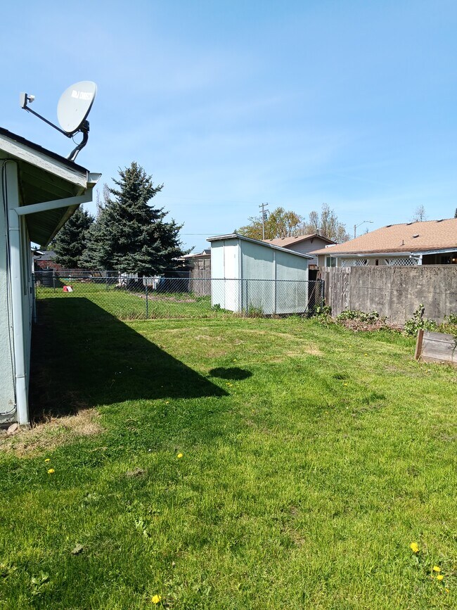 393 Shamrock St, Aumsville, OR 97325 Townhome Rentals in Aumsville OR