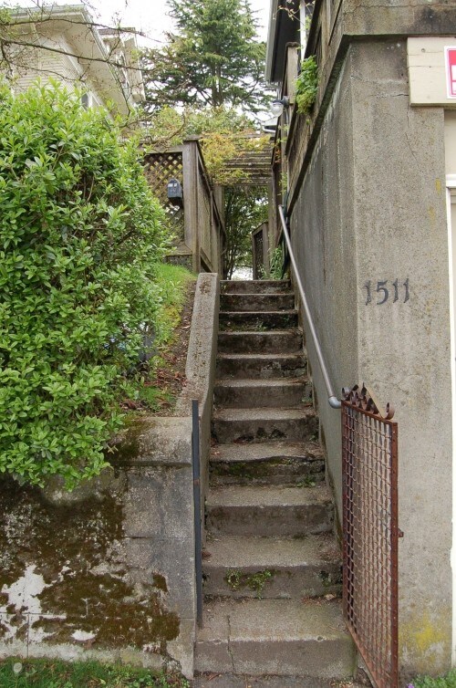Building Photo - Queen Anne Townhome - 1511 - 2 bedrooms + den