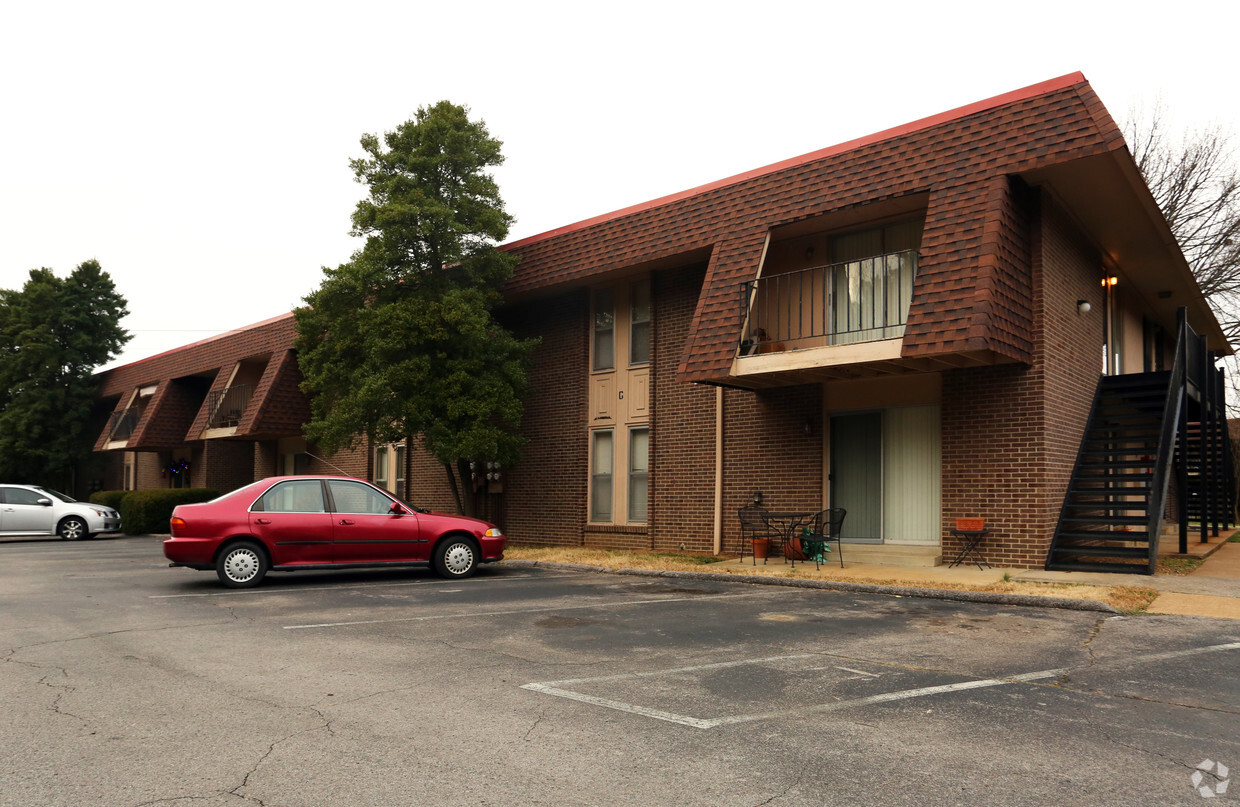 Building Photo - Green Hills Manor Apartments