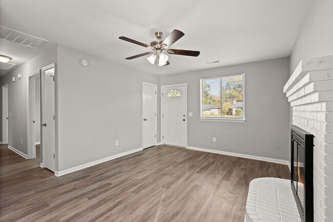 Building Photo - 21 Ferncliff Way