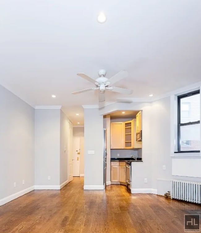 Foto del edificio - E 25TH ST.