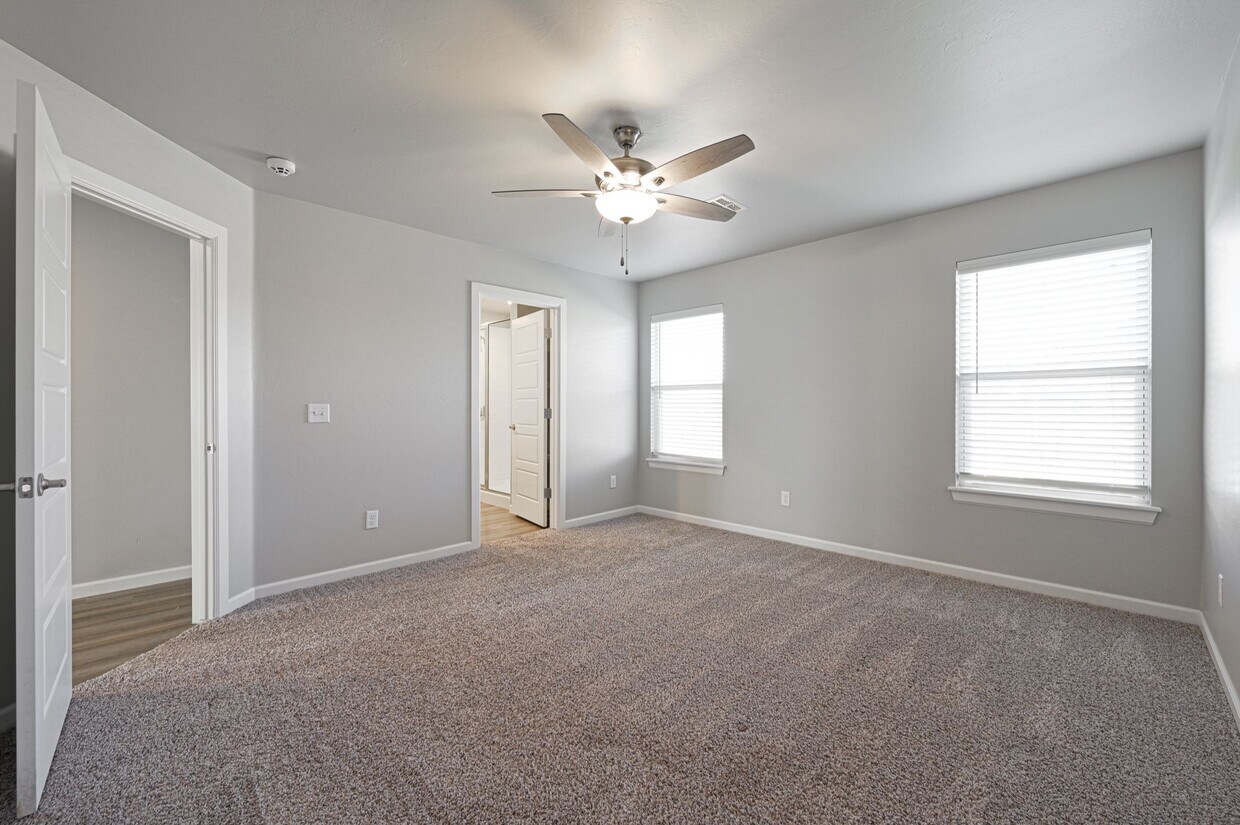 13505 Bluejacket Dr, Oklahoma City, OK 73142 Townhome Rentals in