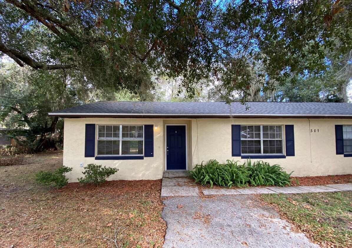 Primary Photo - Cozy 2 Bed, 1 Bath Duplex in Eustis, FL!