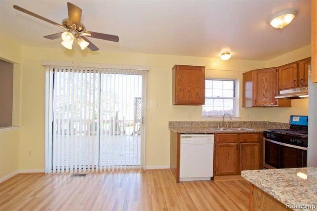 Building Photo - 8185 S Huron River Dr
