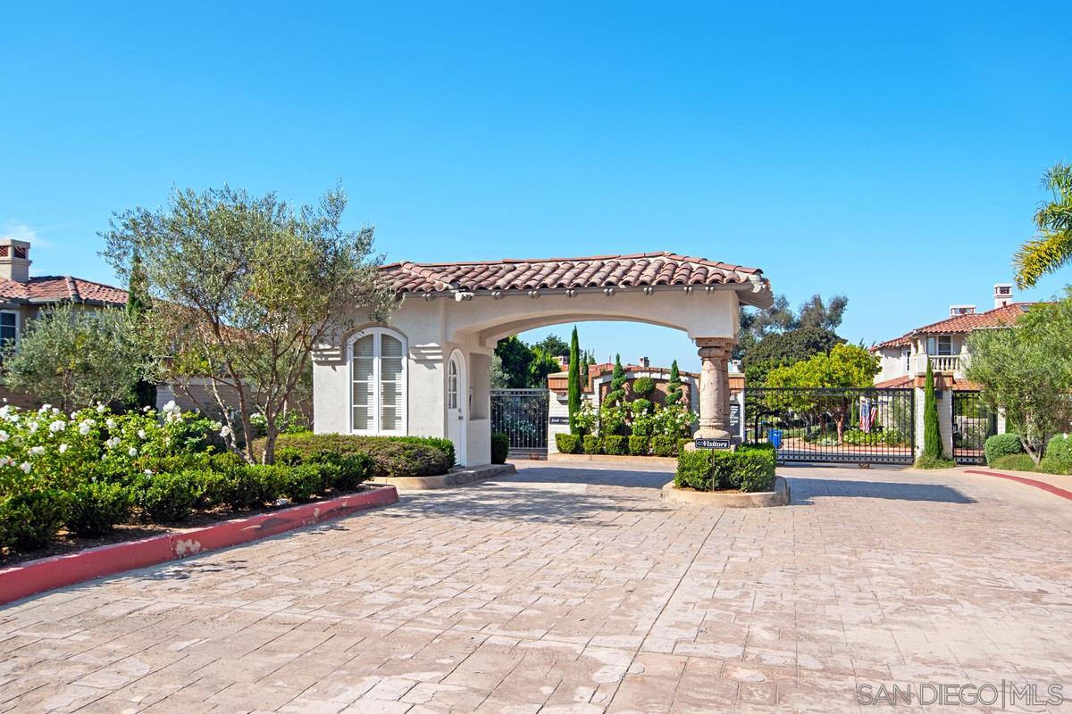 9709 Claiborne Sq, La Jolla, CA 92037 Townhome Rentals in La Jolla CA