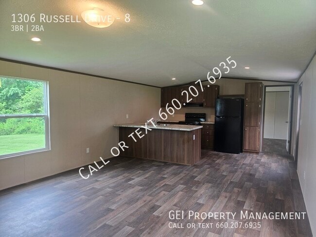 Building Photo - 1306 Russell Dr