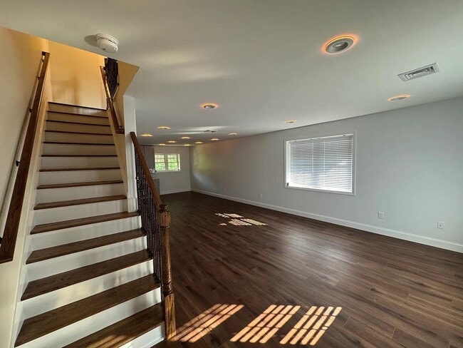 Building Photo - 79 Towers St