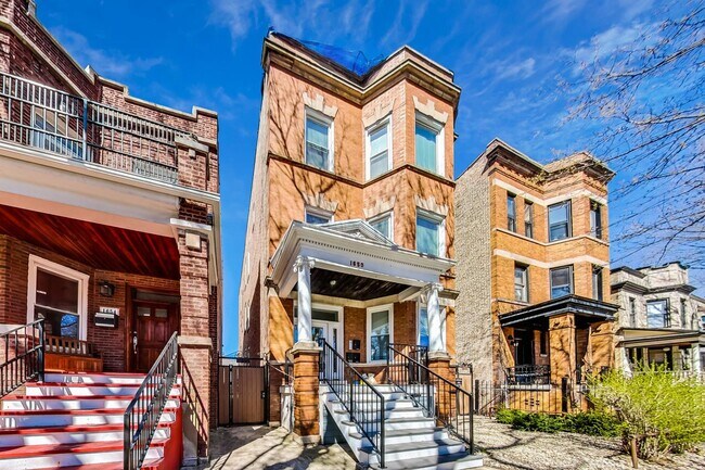 Foto del edificio - 1650 W Byron St