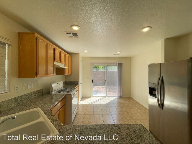 Building Photo - 3 br, 2.5 bath House - 928 Percy Arms St