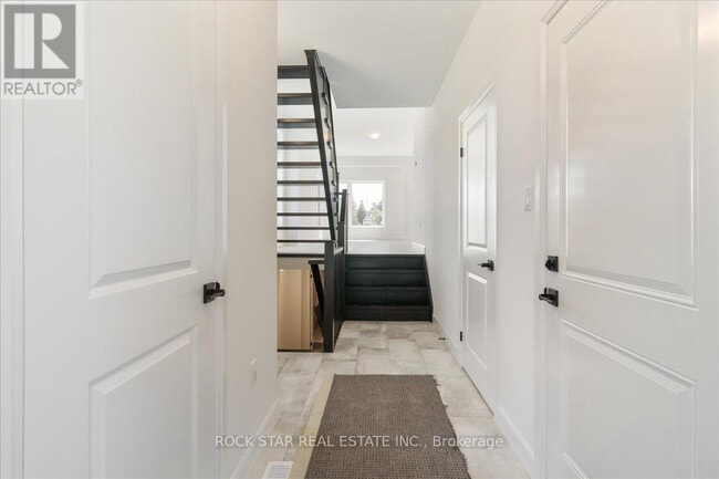 Building Photo - 3 Southam Ln