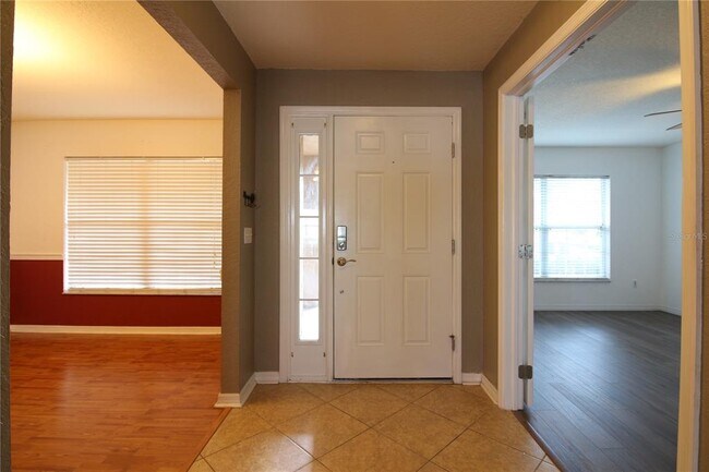 Building Photo - 6900 Brompton Dr