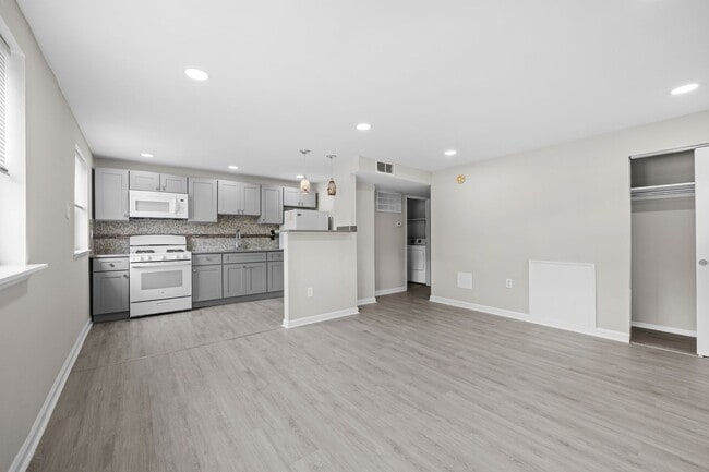 Photo - 551 Avon St Apartment