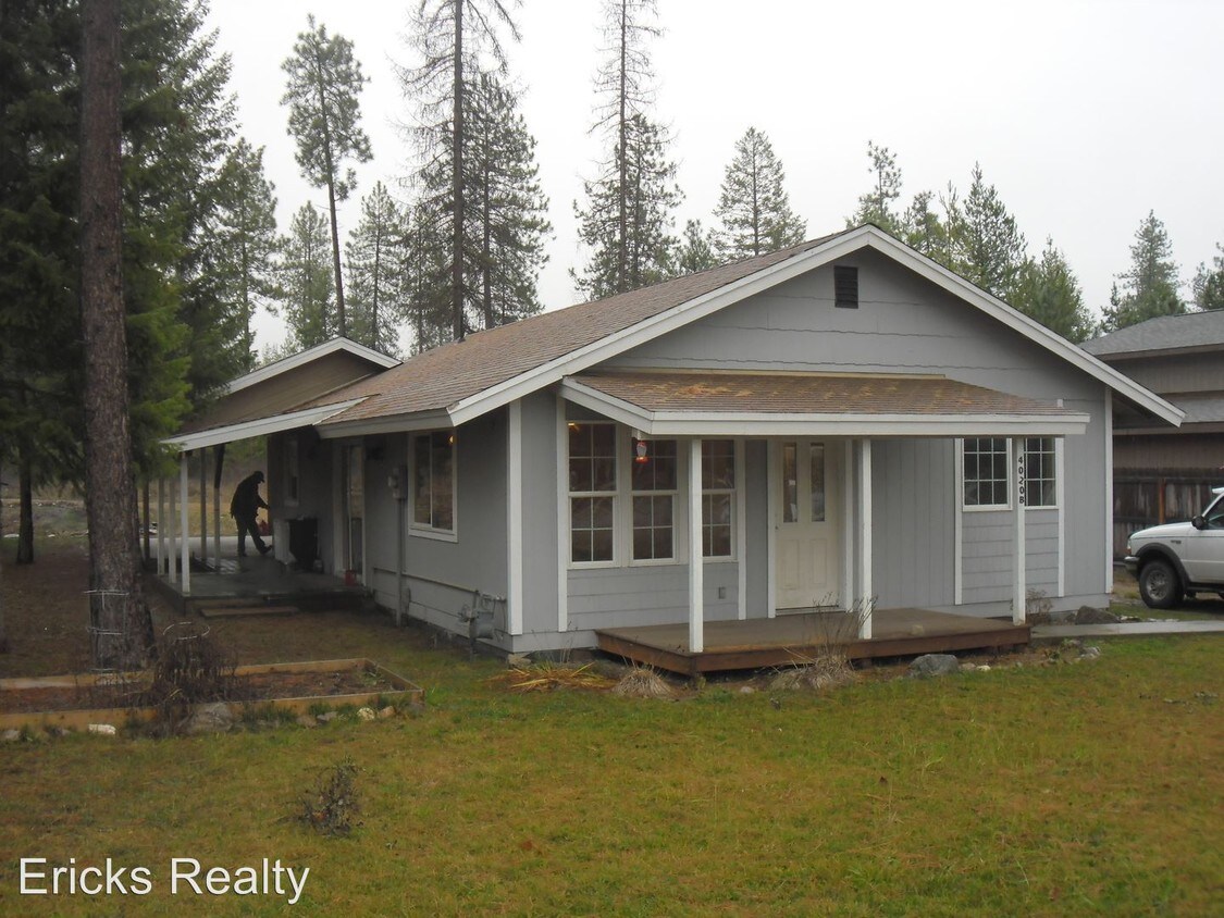 Primary Photo - 4020 Maple St