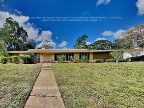 Building Photo - 8652 Villa San Jose Dr E