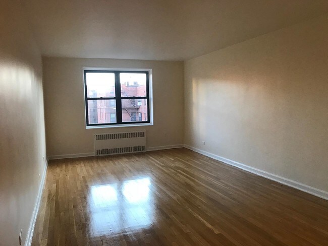 Building Photo - 3415 Parsons Blvd