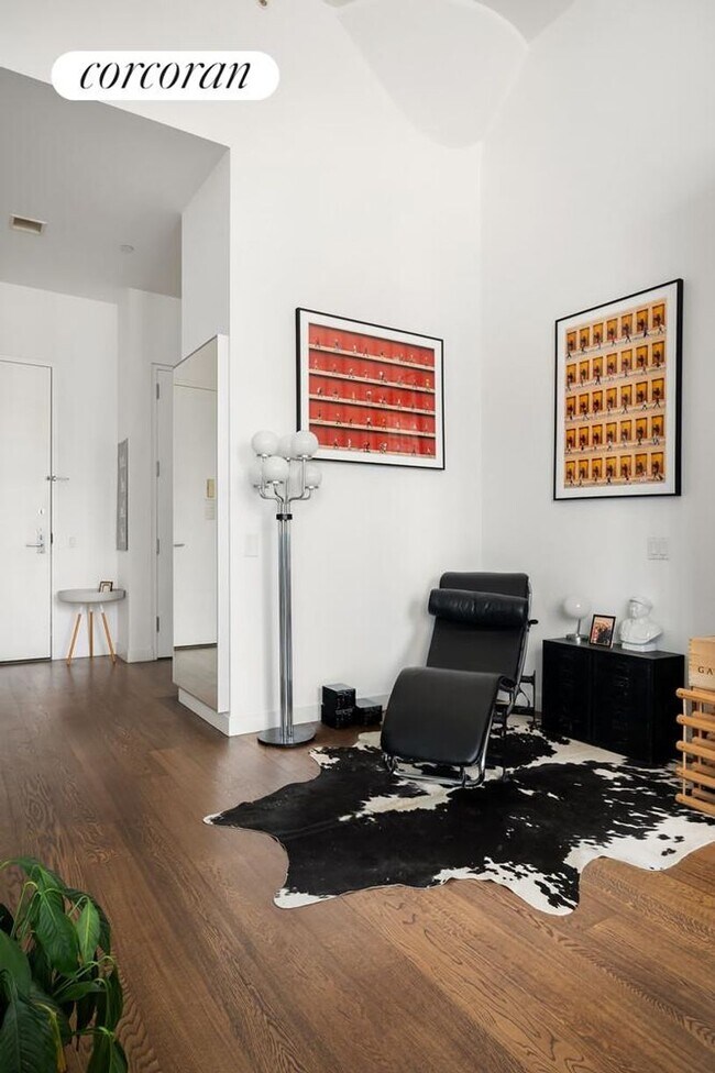 Foto del edificio - 2728 Thomson Ave