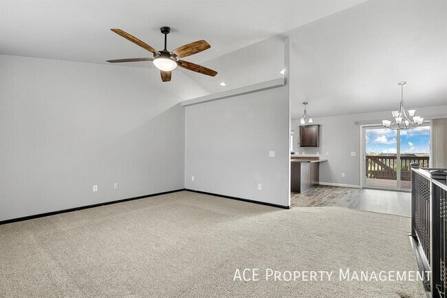Foto del edificio - 132 Corbin James Ct