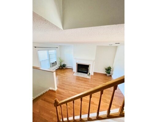 Foto del edificio - 82 Camelot Dr