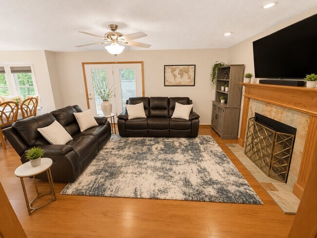 Foto del edificio - 2800 Lake Hollow Rd