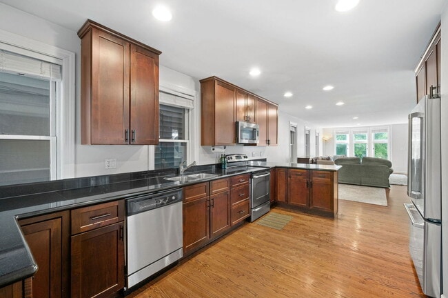 Building Photo - 2054 W Race Ave