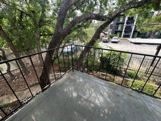 Foto del edificio - 11610 Vance Jackson Rd
