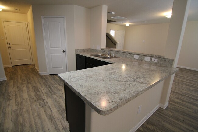 Building Photo - Evergreen Villas - 13118 City Green Trail,...