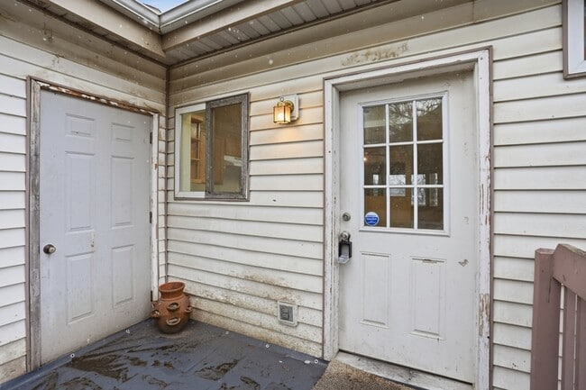 Building Photo - 3385 W Lilac Ct
