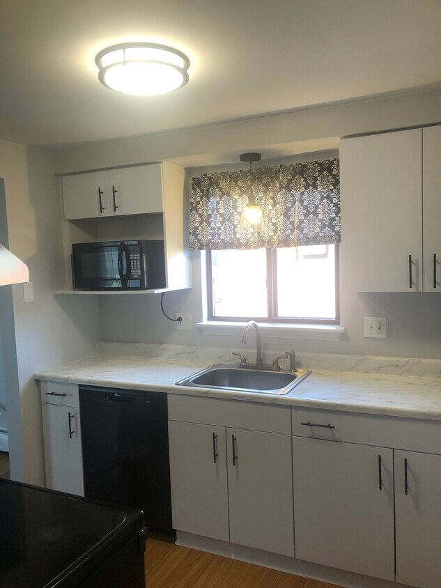 3906 Ridge Lea Rd Unit C, Buffalo, NY 14228 Condo for Rent in Buffalo