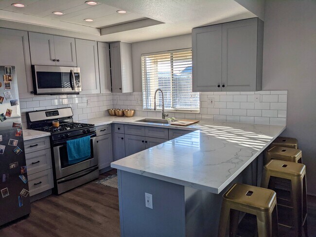 Foto del edificio - 4204 Timothy Ln