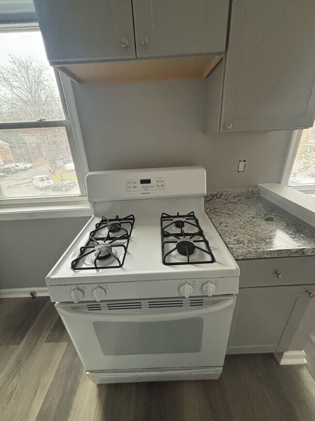 Foto del edificio - 8306 Roanoke Ave
