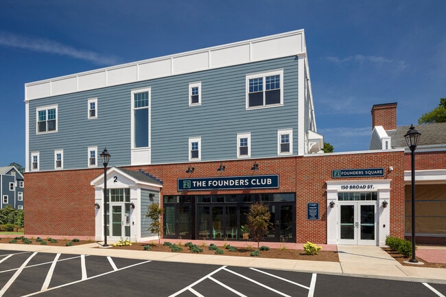 The North Building/Founders Club - Founders Square
