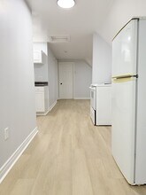 Building Photo - 935 Albert Rd