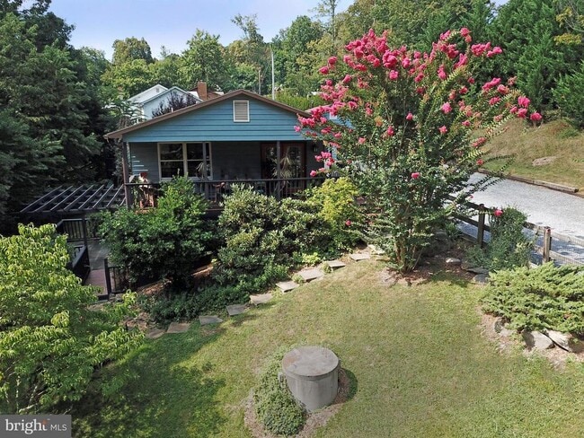 Building Photo - 420 Black Twig Rd