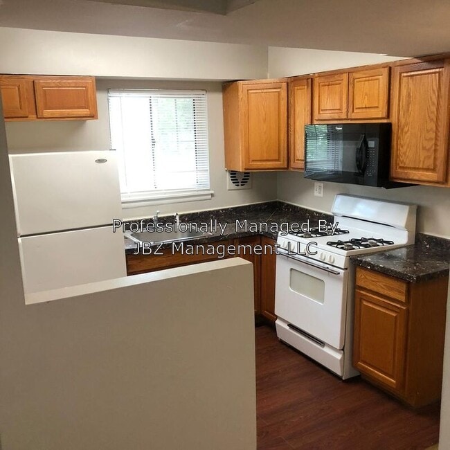 Foto del edificio - 1631 Ingleside Ave