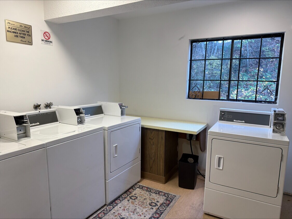 Photo du bâtiment - 1529-1529 Boundary Crescent