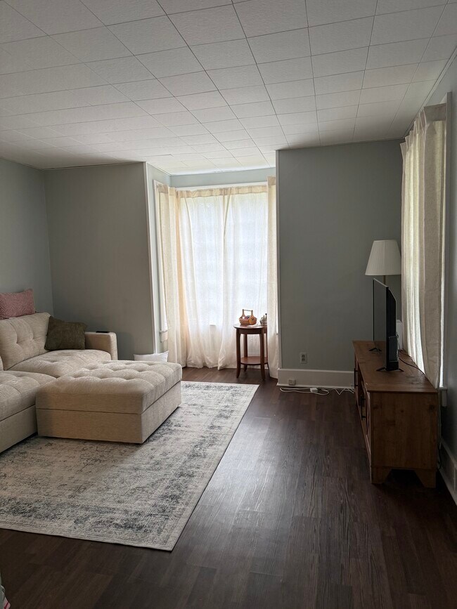 Sala de estar - 127 N 6th St