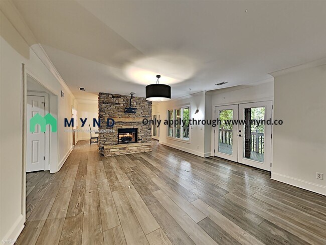 Building Photo - 3 br, 2.5 bath House - 3390 Spalding Dr