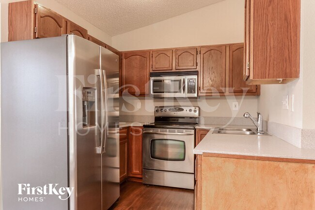 Foto del edificio - 3114 5 Oaks Dr
