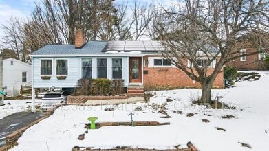 Building Photo - 17712 Crest Dr