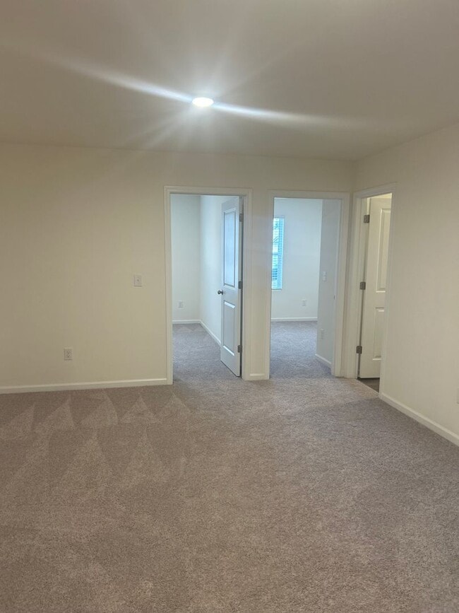 Foto del edificio - Brand new Townhome in Newton