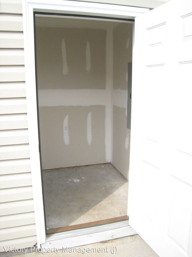 Building Photo - 4230 Winding Branches Dr